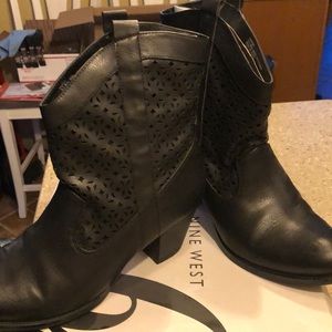 Nine West short style boots
